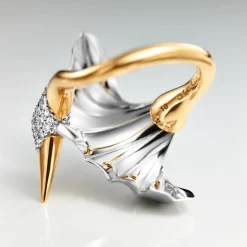 Ole Lynggaard Ringe | Cranes ring medium